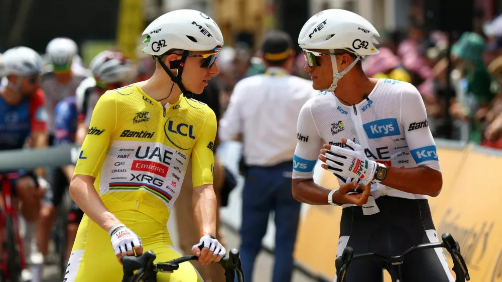 Cycling - Tour de France - Stage 7 - Hagetmau to Bordeaux - Hagetmau, France - July 10, 2026 UAE Team Emirates XRG's Tadej Pogacar wearing the yellow jersey and UAE Team Emirates XRG's Isaac Del Toro wearing the white jersey before the start of Stage 7 REUTERS/Gonzalo Fuentes