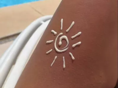 Posnetek enega od sončnih tatujev s spleta / Foto: Tiktok