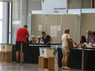 - 07.07.2026. - Predčasno glasovanje za Referendum o spremenjenem parkirnem odloku. Gospodarsko razstavi&scaron;če Ljubljana.//FOTO: Bojan Velikonja