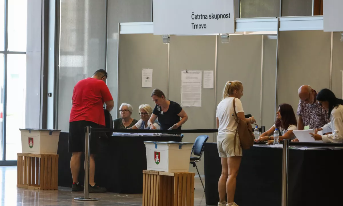Parkiranje v Ljubljani pred prelomnico: izid referenduma bo znan zelo hitro