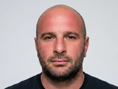 Fotografija storilca. Njegov portret je objavila hrva&scaron;ka policija, ločljivost pa je bila izbolj&scaron;ana s pomočjo umetne inteligence. / Foto: Pu Istarska/google Gemini