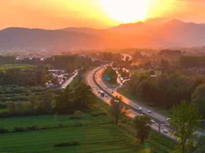 Slovenija se bo danes prebudila v lep dan. Jutranje meglice po nižinah bodo po napovedih hitro izginile. / Foto: Istock