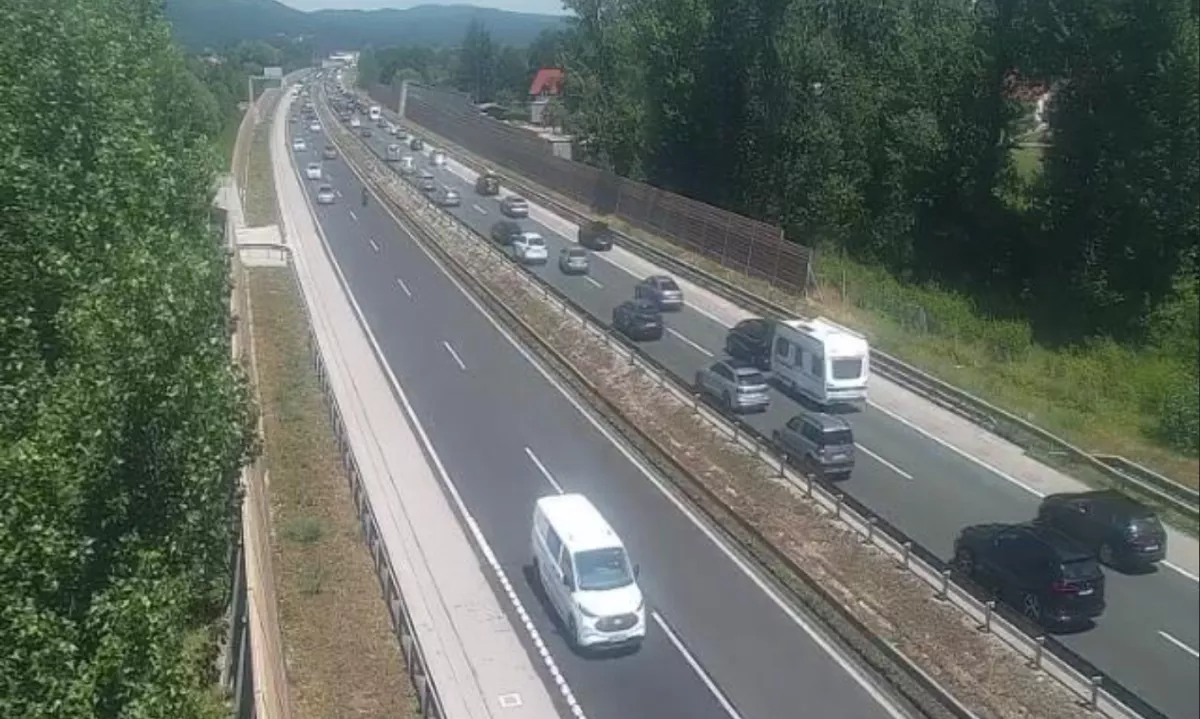 Na nekaterih slovenskih in hrvaških cestah vas že čakajo zastoji