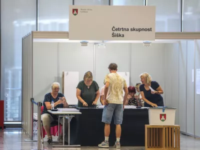 - 07.07.2026. - Predčasno glasovanje za Referendum o spremenjenem parkirnem odloku. Gospodarsko razstavi&scaron;če Ljubljana.//FOTO: Bojan Velikonja