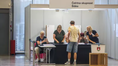 - 07.07.2026. - Predčasno glasovanje za Referendum o spremenjenem parkirnem odloku. Gospodarsko razstavi&scaron;če Ljubljana.//FOTO: Bojan Velikonja