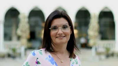 Tatjana Tanackovičza komentarječrno bela