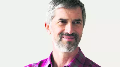 Andrej Velkavrh, meteorolog - vremenoslovec in dolgoletni televizijski napovedovalec vremena, prognostik v Uradu za meteorologijo pri ARSO - Agencija RS za okolje, kolumnist- Dnevnik 2016 - portreti za komentarje in kolumne - kolumnisti - novinarji//FOTO: Tomaž Skale------2 kol