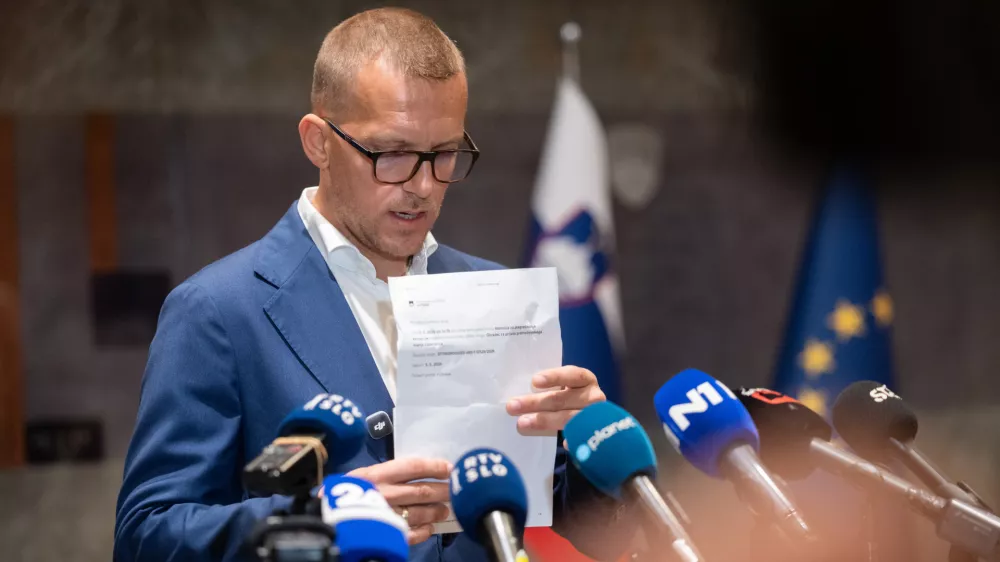Ljubljana, DZPoslanec Boris Mijic podal izjavo v DZ.