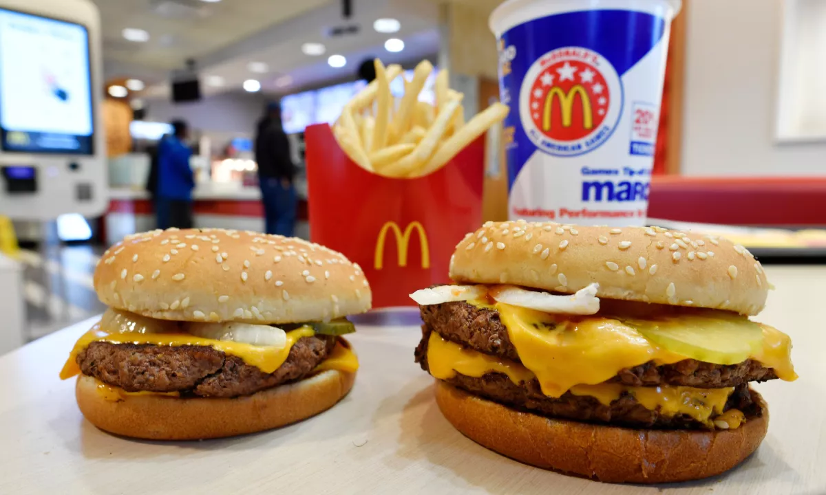 Česa ne bi smeli nikoli naročiti v McDonald'su?