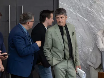 Nekdanji minister Sajovic neupo&scaron;tevanje dela obrambnih izdatkov pripisal birokraciji