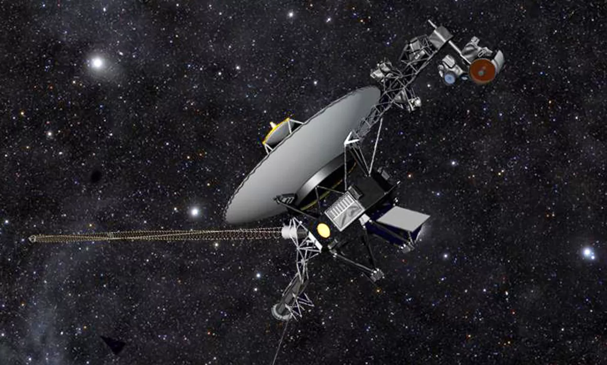 Samotni popotnik: Voyager po skoraj 50 letih v vesolju še ni prepotoval svetlobnega dne