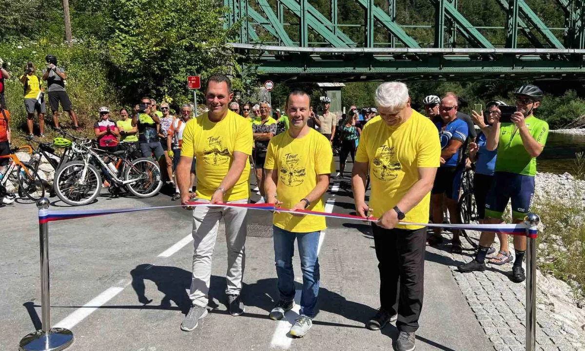 Kolesarska pot med Bledom in Bohinjem je odprta, zaenkrat še z dvema "lepotnima napakama"