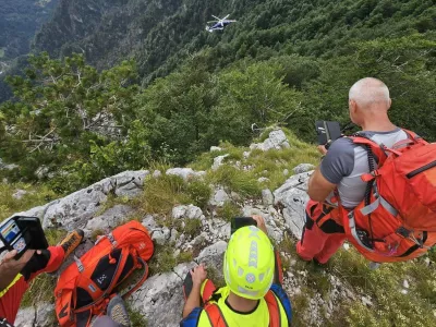Gorski re&scaron;evalci in helikopter