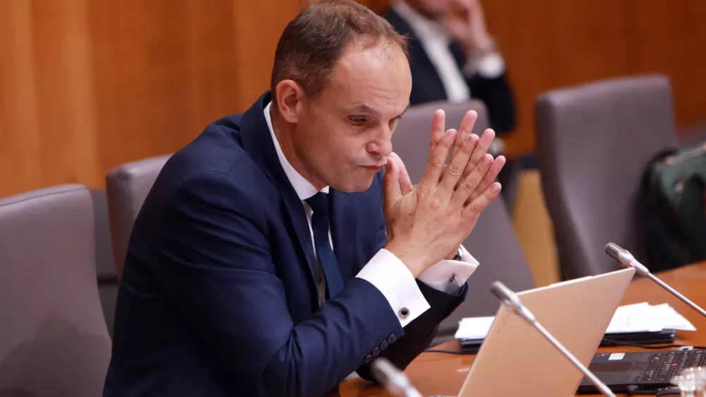 ​Tomaž Skale​01.06.2026 - predstavitev ministra za gospodarstvo, delo in &scaron;portAnže LogarFoto: Tomaž Skale