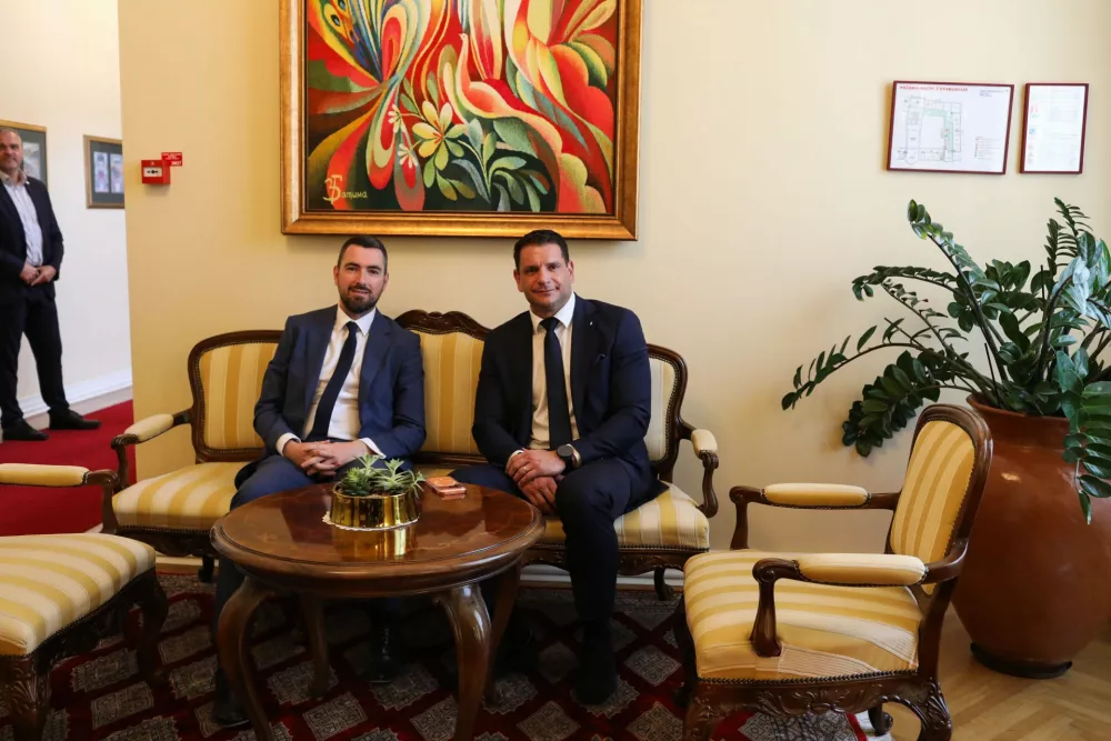 Nedeljko Todorović, poslanec Resni.ca, Željko Stevanović predsednik Resni.ca. -15.07.2026. Sprejem predsednikov in vodij poslanskih skupin pri Predsednici Republike Nata&scaron;i Pirc Musar. Foto: Bojan Velikonja