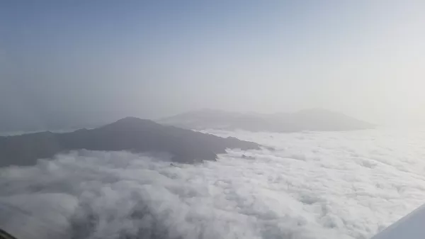 saharski pesek nad oblaki