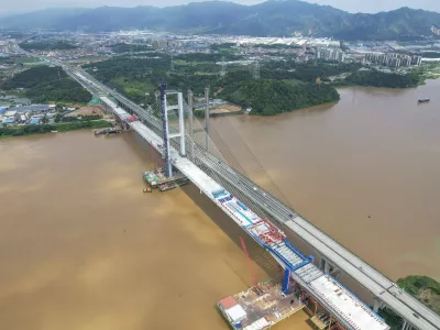 Most, ki povezuje Guangzhou-Zhaoqing, Kitajska. Foto: Profimedia