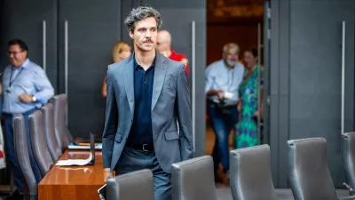 Ljubljana, DZ.Izredna seja DZ, na kateri na predlog opozicije obravnavajo zahtevo za parlamentarno preiskavo o Black Cube in domnevno obvodno oziroma nedovoljeno financiranje politicnih strank.Sokoordinator Levice Luka Mesec.