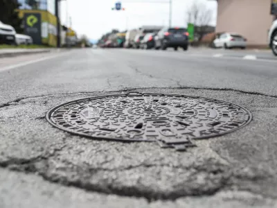 - ja&scaron;ek&nbsp;- 12.04.2023 -&nbsp;Trža&scaron;ka cesta -&nbsp;izgradnje&nbsp;kanalizacije od Dolgega mostu do Brezovice -&nbsp;delna zapora ceste &ndash;&nbsp;//FOTO: Bojan Velikonja