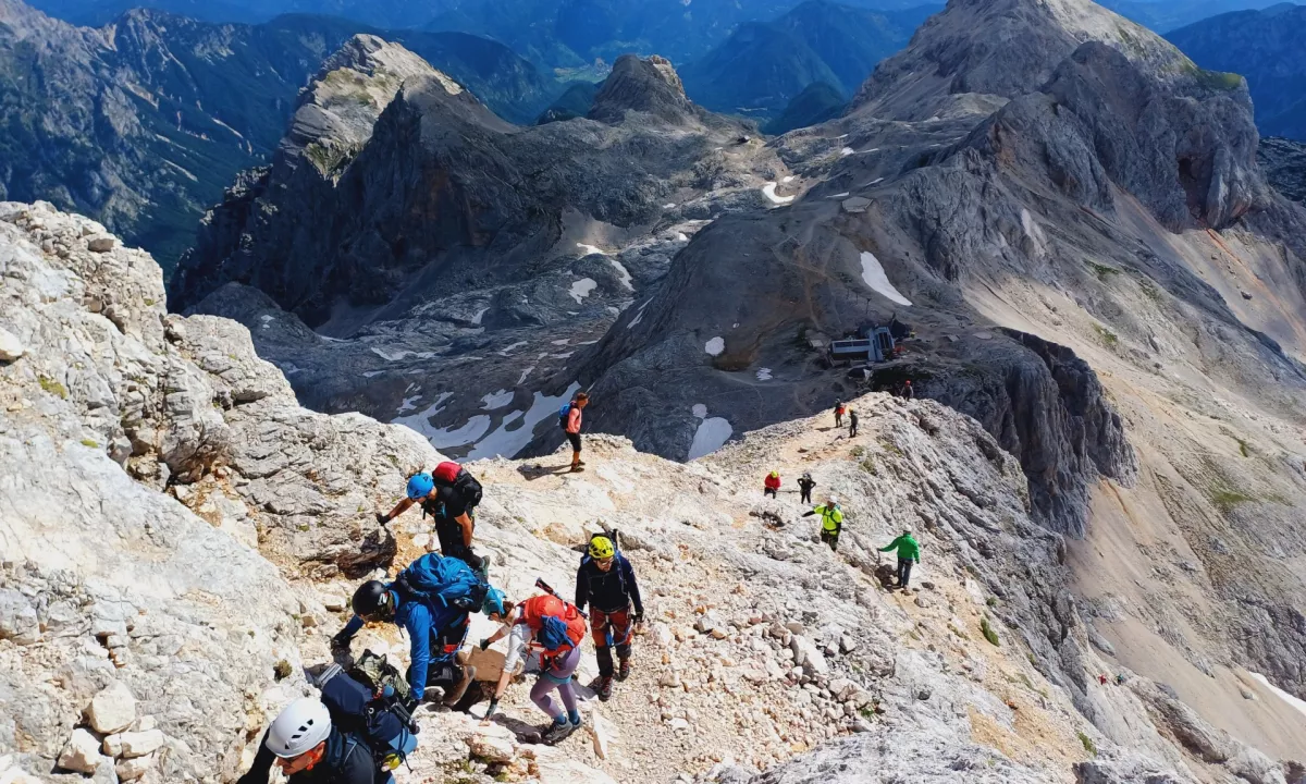 Zaradi del do sobote zastoji tudi na "cesti" na Triglav