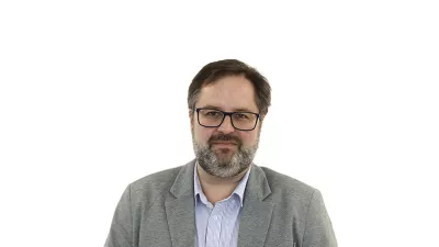 Aleš GaubeZA ONLINE - Redakcija Dnevnik 2024 - portreti za komentarje in kolumne - kolumnisti - komentatorji – novinarji - portret //FOTO: Luka Cjuha