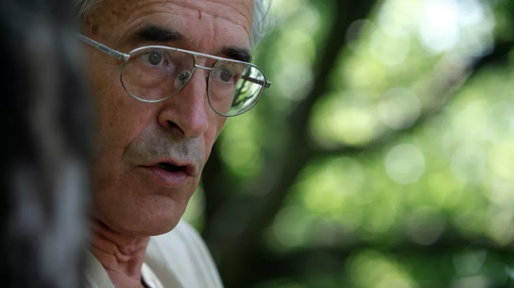 mag. Matevž Krivic, ustavnopravni strokovnjak in nekdanji ustavni sodnik - pravni zastopnik Dru&scaron;tva izbrisanih prebivalcev Slovenije //FOTO: Luka CjuhaOPOMBA: ZA OBJAVO V PRILOGI &ndash; DNEVNIKOV OBJEKTIV - INTERVJU 2012