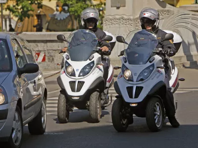 - ljubljanski mestni redarji na motorju - //FOTO: Tomaž Skale
