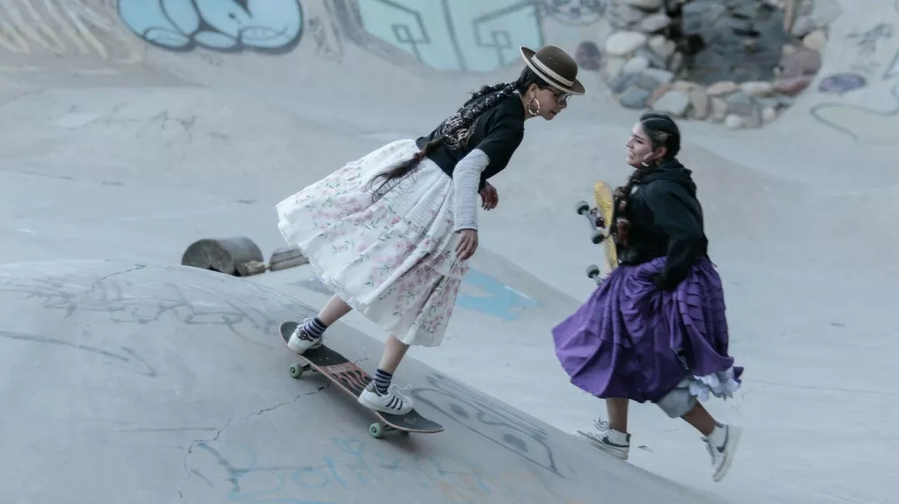 LA PAZ, BOLIVIA - JULY 16: Children wearing the traditional dress of the La Paz cholita skate during the cholita skaters competition in La Paz, Bolivia, on July 16, 2026 Jorge Mateo Romay Salinas / Anadolu/ABACAPRESS.COM,Image: 1116944872, License: Rights-managed, Restrictions:, Model Release: no 
