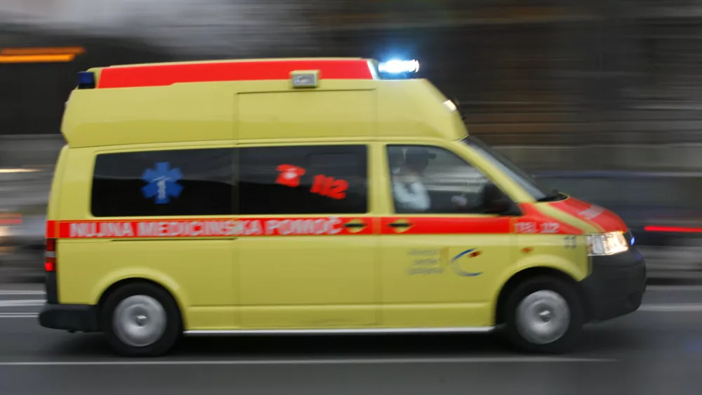 re&scaron;evalno vozilo, urgentno vozilo, re&scaron;ilec, KC, \\\ FOTO: Matej Pov&scaron;eOPOMBA: ZA OBJAVO V ČASOPISU DNEVNIK