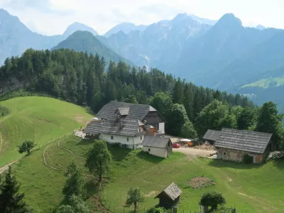 Konflikt na vidiku: Turizem noče biti &ldquo;molzna krava&rdquo; za kmetijstvo