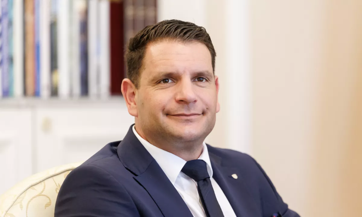 Dno predsednika državnega zbora
