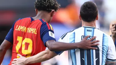 Soccer Football - FIFA World Cup 2026 - Final - Spain v Argentina - New York/New Jersey Stadium, East Rutherford, New Jersey, U.S. - July 19, 2026 Spain's Lamine Yamal with Argentina's Lionel Messi after the match REUTERS/Lee Smith