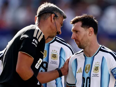 Soccer Football - FIFA World Cup 2026 - Final - Spain v Argentina - New York/New Jersey Stadium, East Rutherford, New Jersey, U.S. - July 19, 2026 Argentina's Lionel Messi remonstrates with referee Slavko Vincic REUTERS/Lee Smith