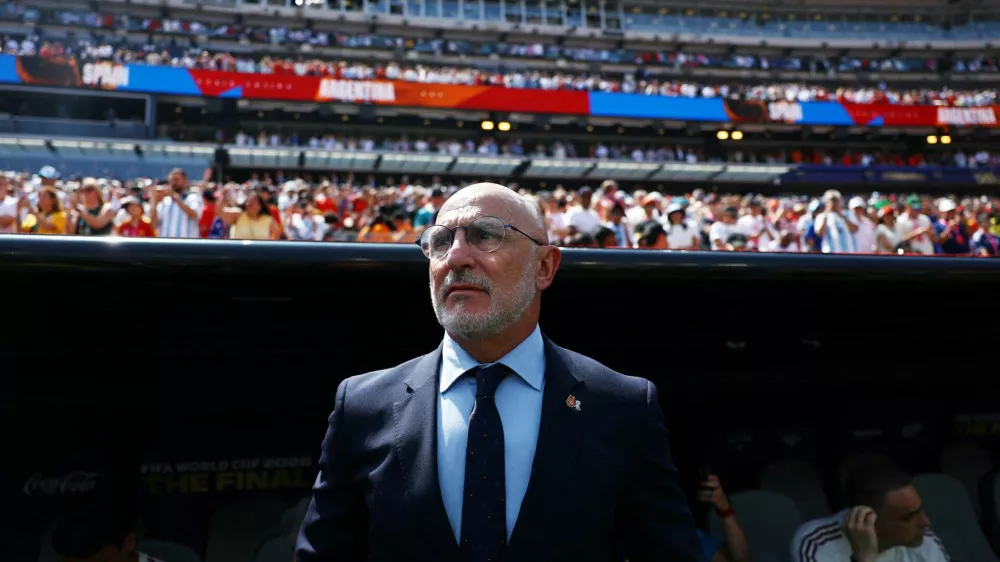 Soccer Football - FIFA World Cup 2026 - Final - Spain v Argentina - New York/New Jersey Stadium, East Rutherford, New Jersey, U.S. - July 19, 2026 Spain coach Luis De La Fuente before the match REUTERS/Kai Pfaffenbach   TPX IMAGES OF THE DAY