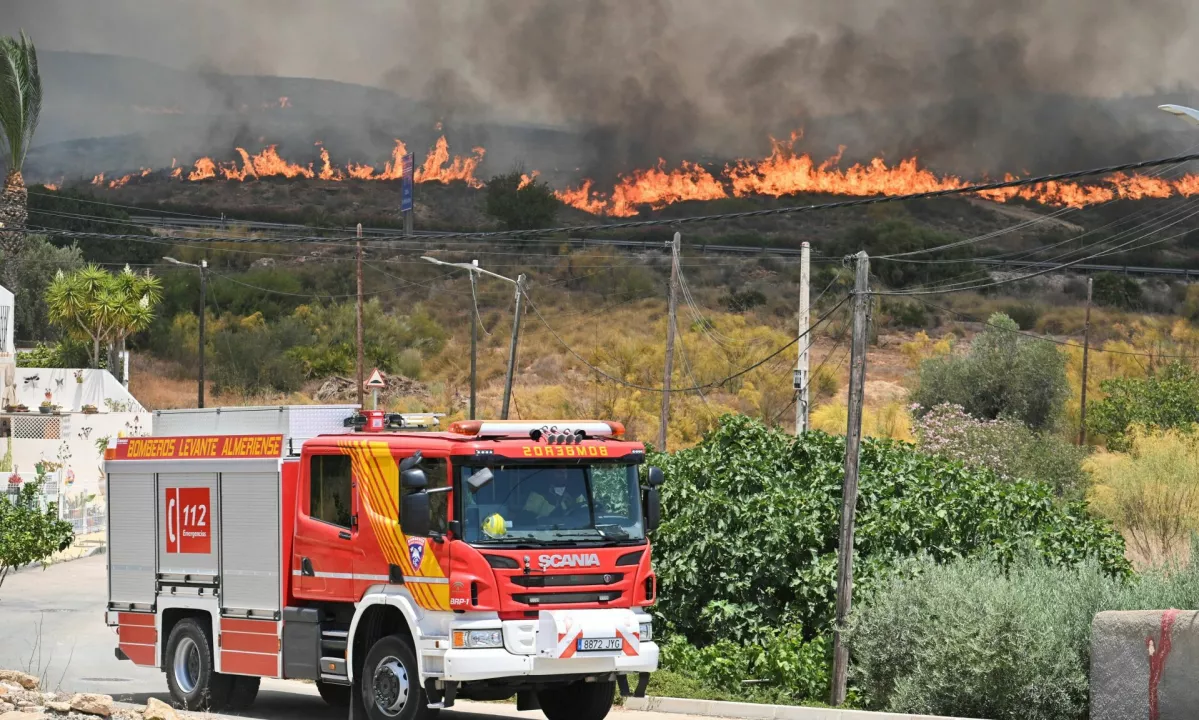 Požar se širi, severno od Madrida evakuirali več kot tisoč ljudi