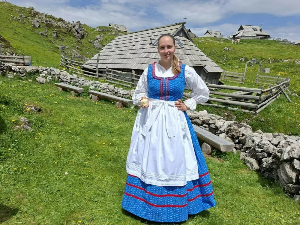 Mlada ambasadorka, ki oživlja skoraj pozabljeno dedi&scaron;čino