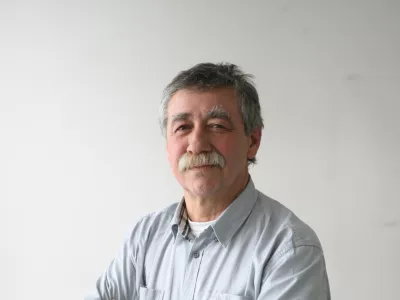 Zoran Senkovič, kolumnist- Dnevnik 2016 - portreti za komentarje in kolumne - kolumnisti - novinarji - novinar - //FOTO: Tomaž Skale / Foto: Tomaž Skale