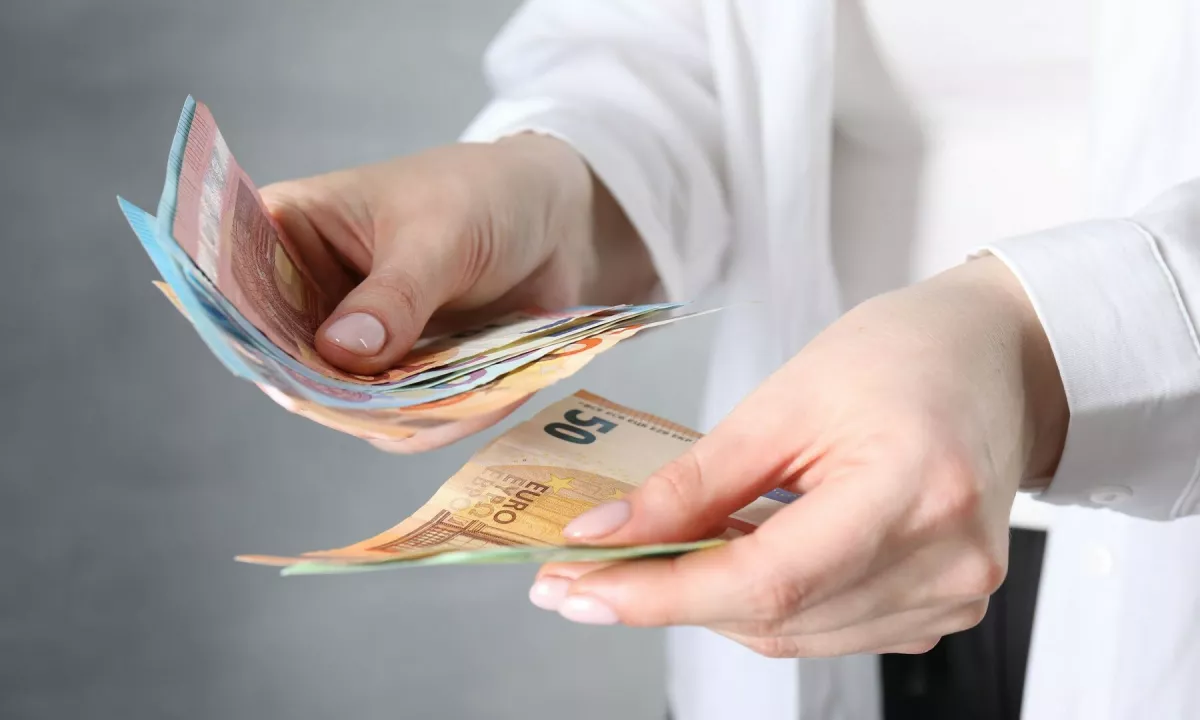Zdravnik razkril, koliko zasluži v Nemčiji, številni so bili presenečeni