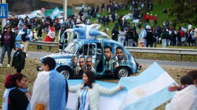 Soccer Football - FIFA World Cup 2026 - Argentina players arrive in Buenos Aires after the final - Buenos Aires, Argentina - July 20, 2026 Argentina fans gather in Buenos Aires to welcome the team home after Argentina lost the World Cup final against Spain REUTERS/Matias Baglietto