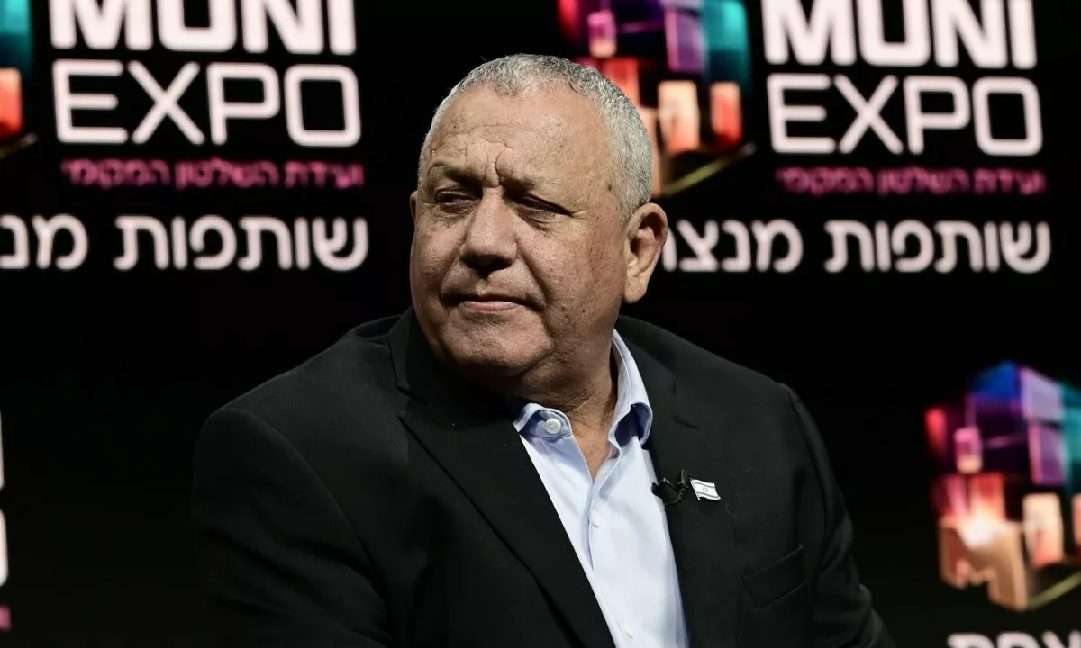 Izraelski general, ki ne sovraži Palestincev, bi lahko po 30 letih premagal Netanjahuja