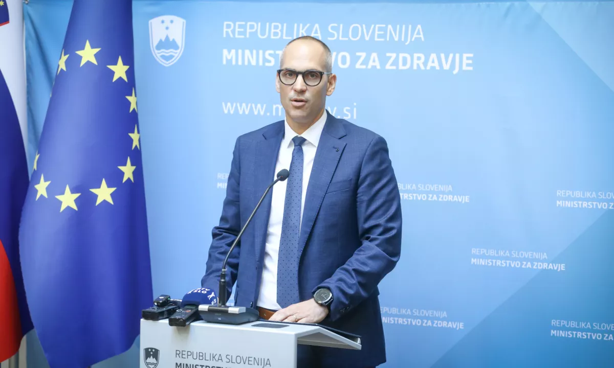 Zdravstveni minister Ostrc: Manjka približno 200 milijonov evrov