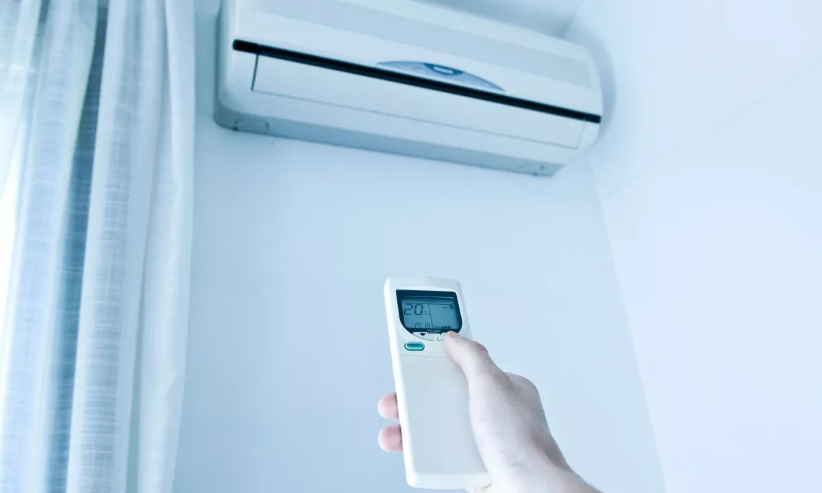 Iz klimatske naprave vam vsak dan izteče do 15 litrov vode: večina jo zavrže, a to je velika napaka