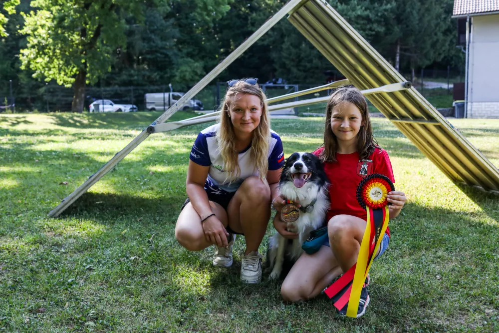 - 20.07.2026. - Nu&scaron;a in kuža Flash, dobitnika bronaste medalje na Mladinskem svetovnem prvenstvu v Meinheimu v agilityju.Agility. Kinolo&scaron;ko dru&scaron;tvo Ljubljana.//FOTO: Bojan Velikonja
