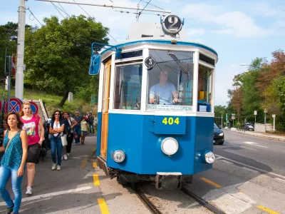 Openski tramvaj, ki povezuje sredi&scaron;če Trsta z Opčinami, velja za eno najstarej&scaron;ih in najbolj slikovitih tramvajskih prog v Evropi. Foto: Profimedia