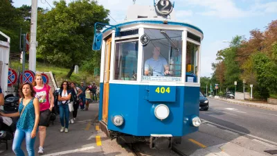 Openski tramvaj, ki povezuje sredi&scaron;če Trsta z Opčinami, velja za eno najstarej&scaron;ih in najbolj slikovitih tramvajskih prog v Evropi. Foto: Profimedia
