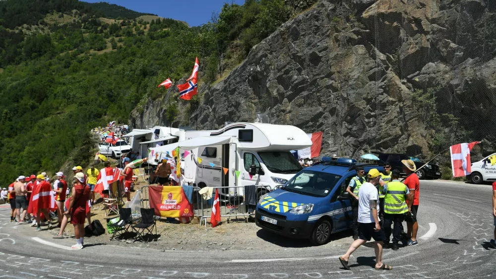 &Scaron;e zdaleč ni najtežji, toda glede prepoznavnosti in vzdu&scaron;ja je Alpe d'Huez bržkone klanec &scaron;tevilka ena Toura. F Profimedia