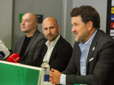 - Igor Bari&scaron;ić, direktor,- Miha Brečko, trener Olimpije,- Necat Ayg&uuml;n, &scaron;portni direktor,- 12.06.2026. - Predstavitev novega trenerja NK Olimpija Miha Brečka.FOTO: Bojan Velikonja