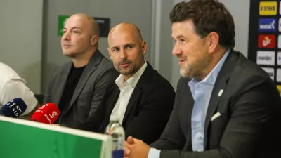 - Igor Barišić, direktor,- Miha Brečko, trener Olimpije,- Necat Aygün, športni direktor,- 12.06.2026. - Predstavitev novega trenerja NK Olimpija Miha Brečka.FOTO: Bojan Velikonja