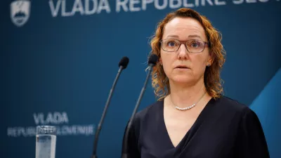 Ljubljana, vlada.Izjava za javnost ministrice za demografijo, druzino in socialne zadeve Mateje Ribic v zvezi s poslovanjem ministrstva.Ministrica Mateja Ribic.