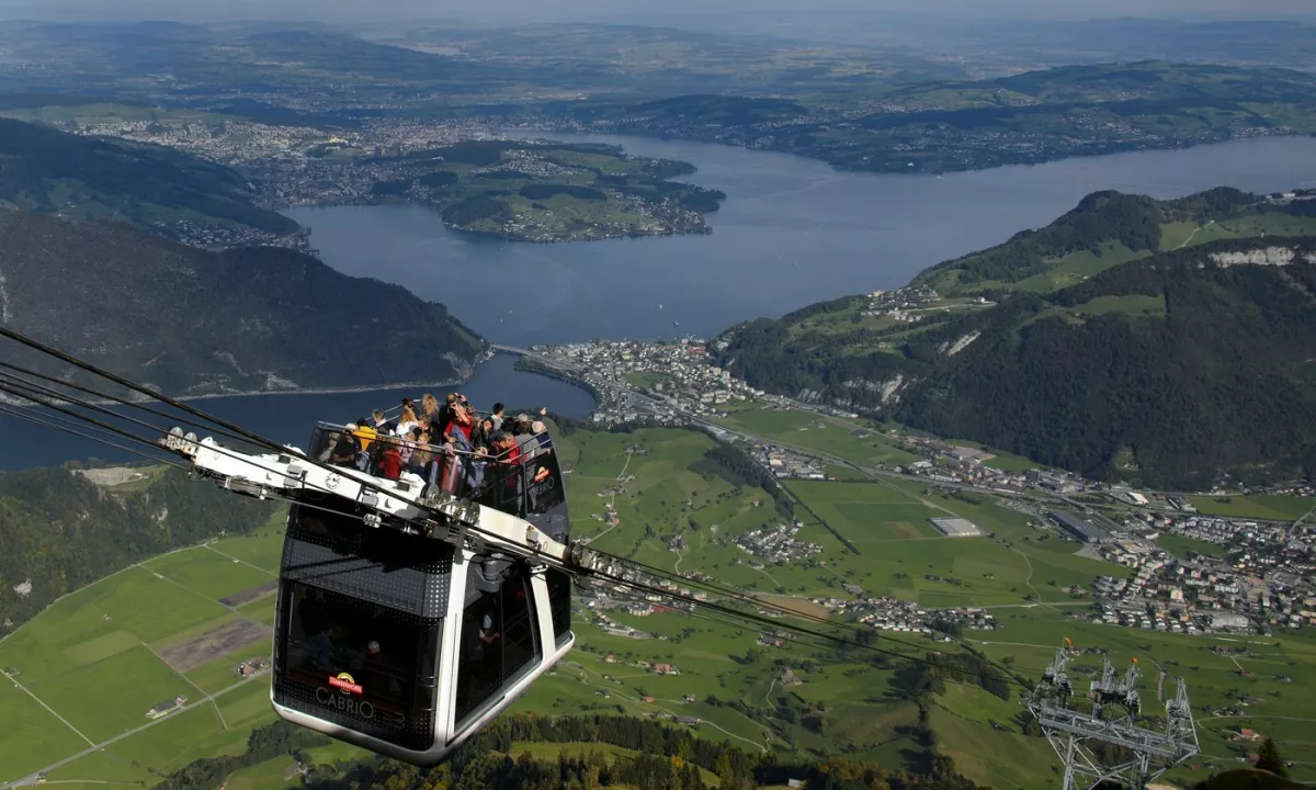 Edina "kabrio" gondola na svetu: Spektakularni alpski razgledi in veter v laseh